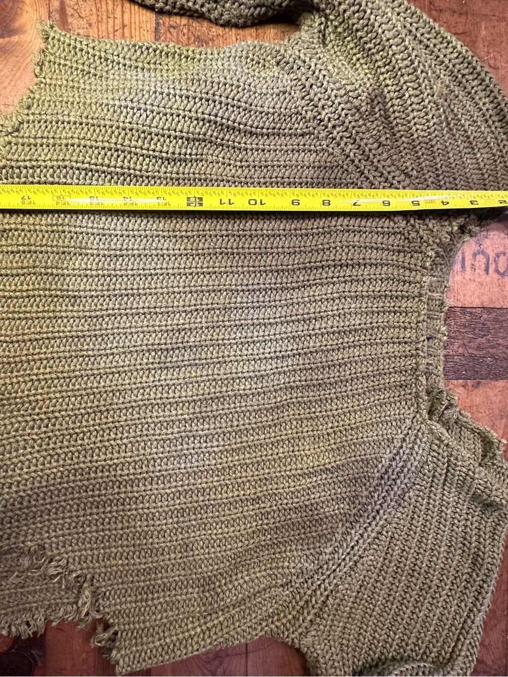 heavily distressed burnished sweater - Picture 9 of 12